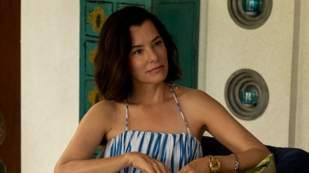 How to Get Parker Posey’s White Lotus Nails for an Effortlessly Polished Finish